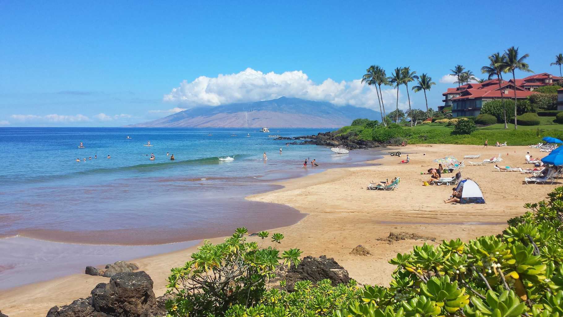 Polo Beach right next to The Fairmont Kea Lani Resort and Spa and to Wailea Point Condominiums. Photo taken by Jeannie Kong