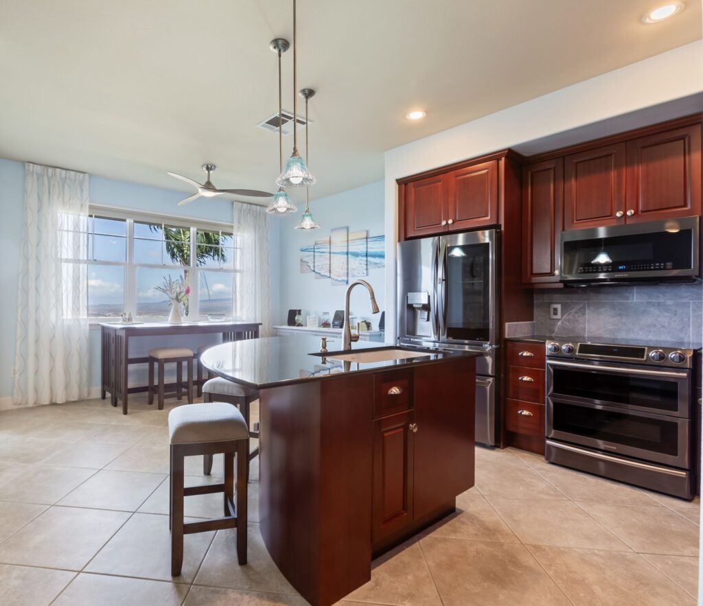 LUXURY TOWNHOME ON WAILUKU MAUI FOR SALE WITH HUGE OCEAN VIEWS