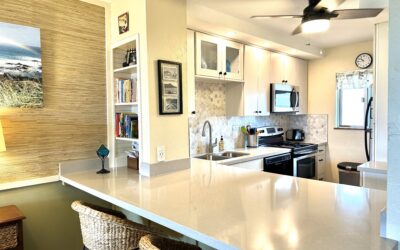 Discover Oceanfront Paradise: Stunning 2-Bedroom Condo with Ocean and Mountain Views in South Maui