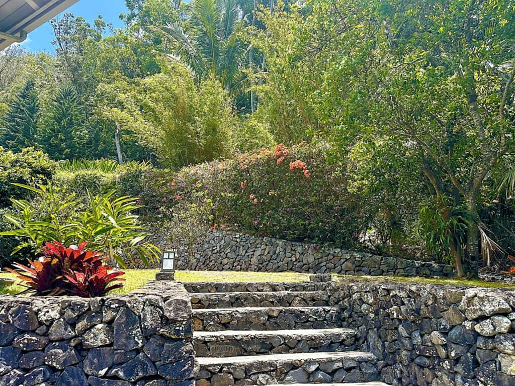 MAUI HOMES WITH GARDENS